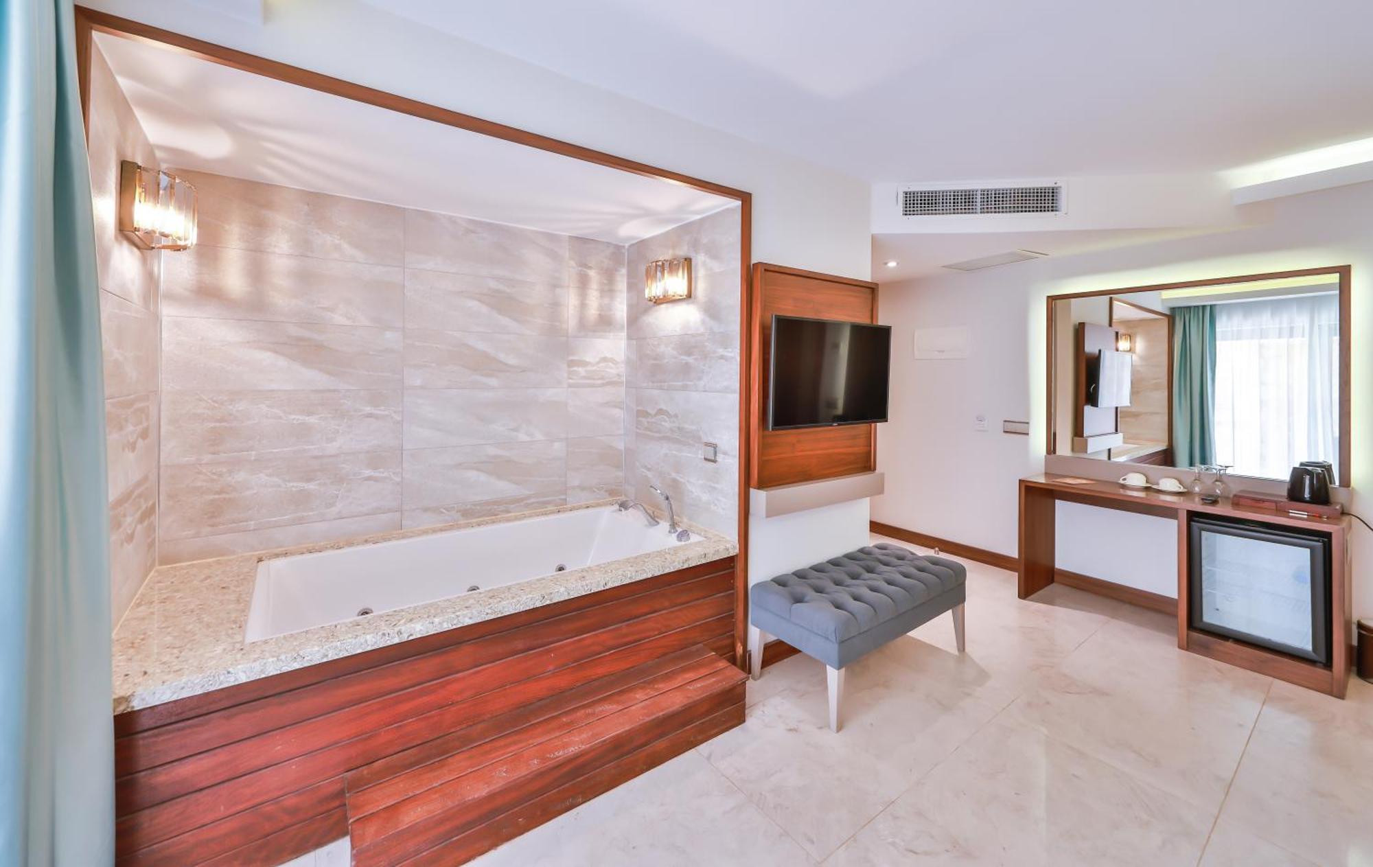 Molino Hotel Каш Екстериор снимка